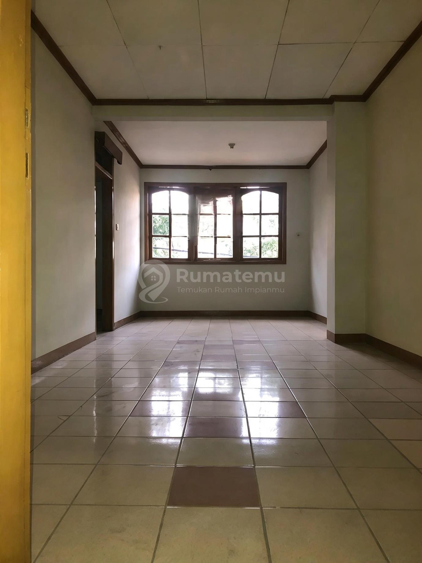 Dijual dan Disewakan Ruko Lokasi Strategis 2 Lantai (6X11) Mainroad A. Yani Bandung. Sangat Ramai