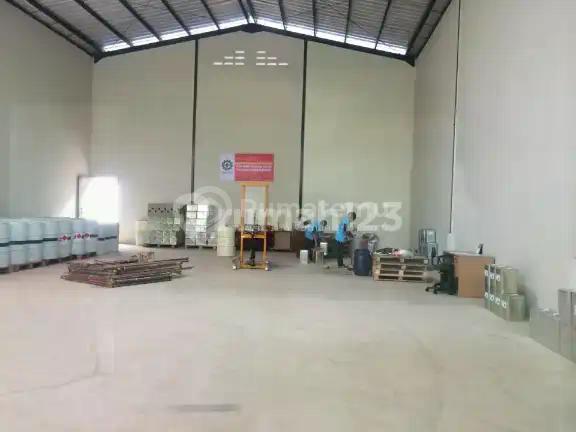 Gudang Dalam Kawasan Dekat Bebas Punglistrategis