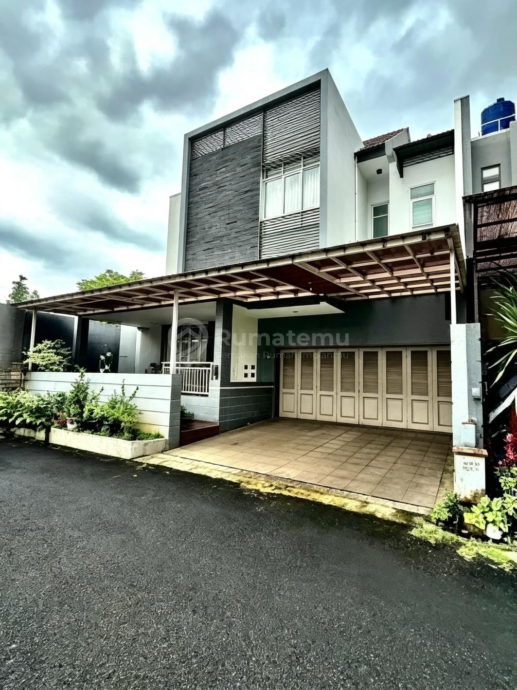 Rumah Pojok Bagus Dalam Cluster Di Billymoon Pondok Kelapa