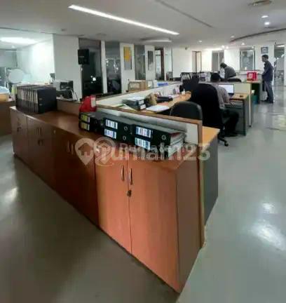 dijual murah dibawah harga NJOP gedung 3 lantai di mampang prapatan