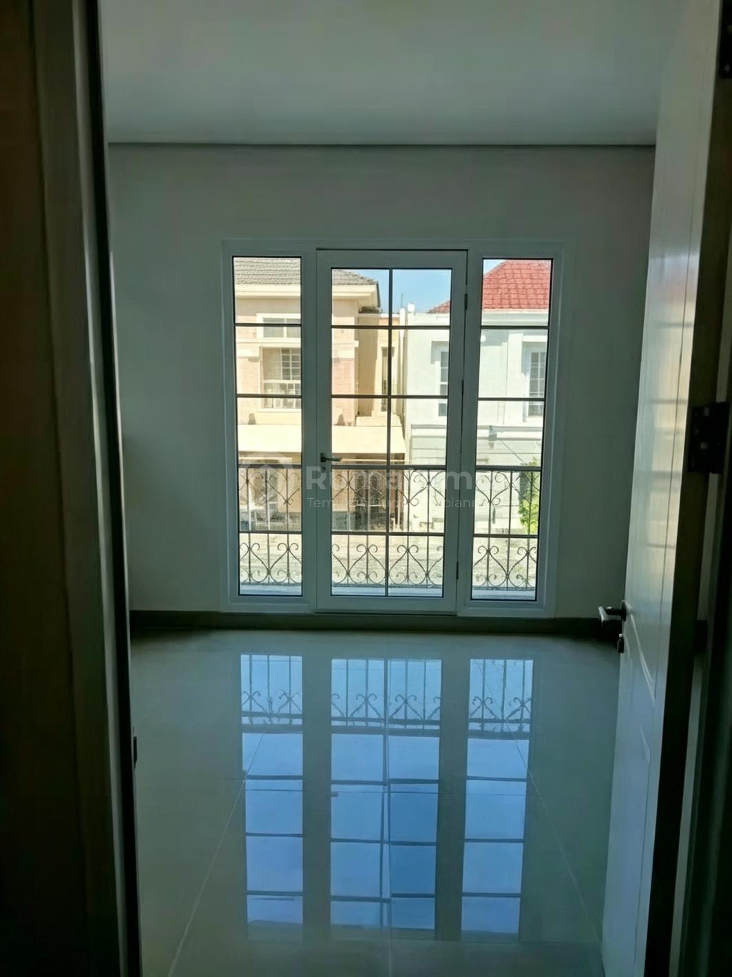 Rumah Di Menaggio, Granada, Gading Serpong, L8, Dekat Saint John