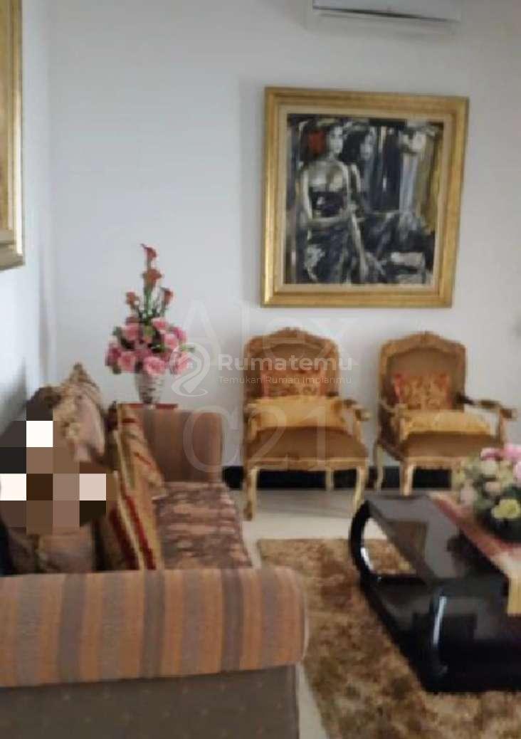 Jual rumah 2 lantai + swimming pool di pusat kota Menteng Kimangun Sarkoro, Menteng, Jakarta Pusat