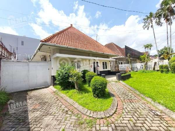 Disewakan rumah classic untuk usaha dan resto 