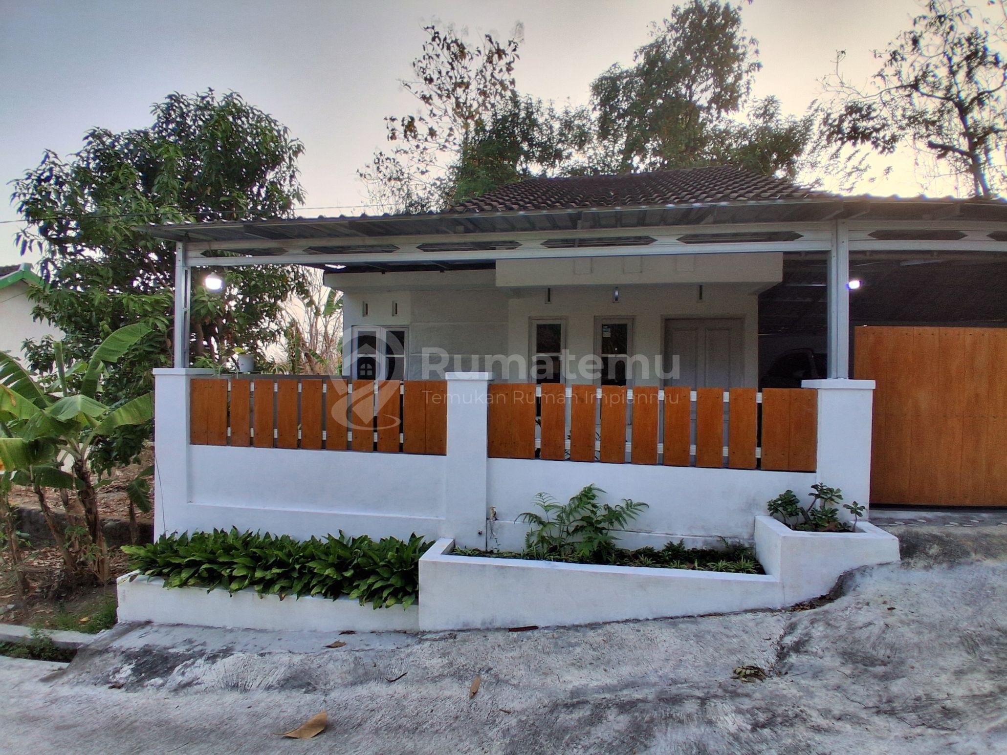 RUMAH DIJOGJA HOMESTAY CANTIK DIBUKIT TRIMULYO DEKAT KE JALAN UTAMA IMOGIRI TIMUR DAN RS NUR HIDAYAH  
