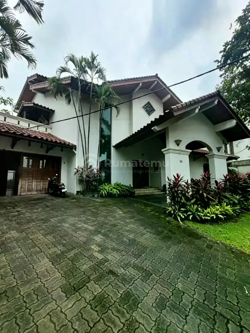 Luxury Home di Area Premium Pondok Indah
