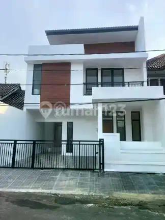 Rumah 2 Lantai Baru Siap Huni Lokasi Strategis Regency Melati Mas Serpong Tangerang