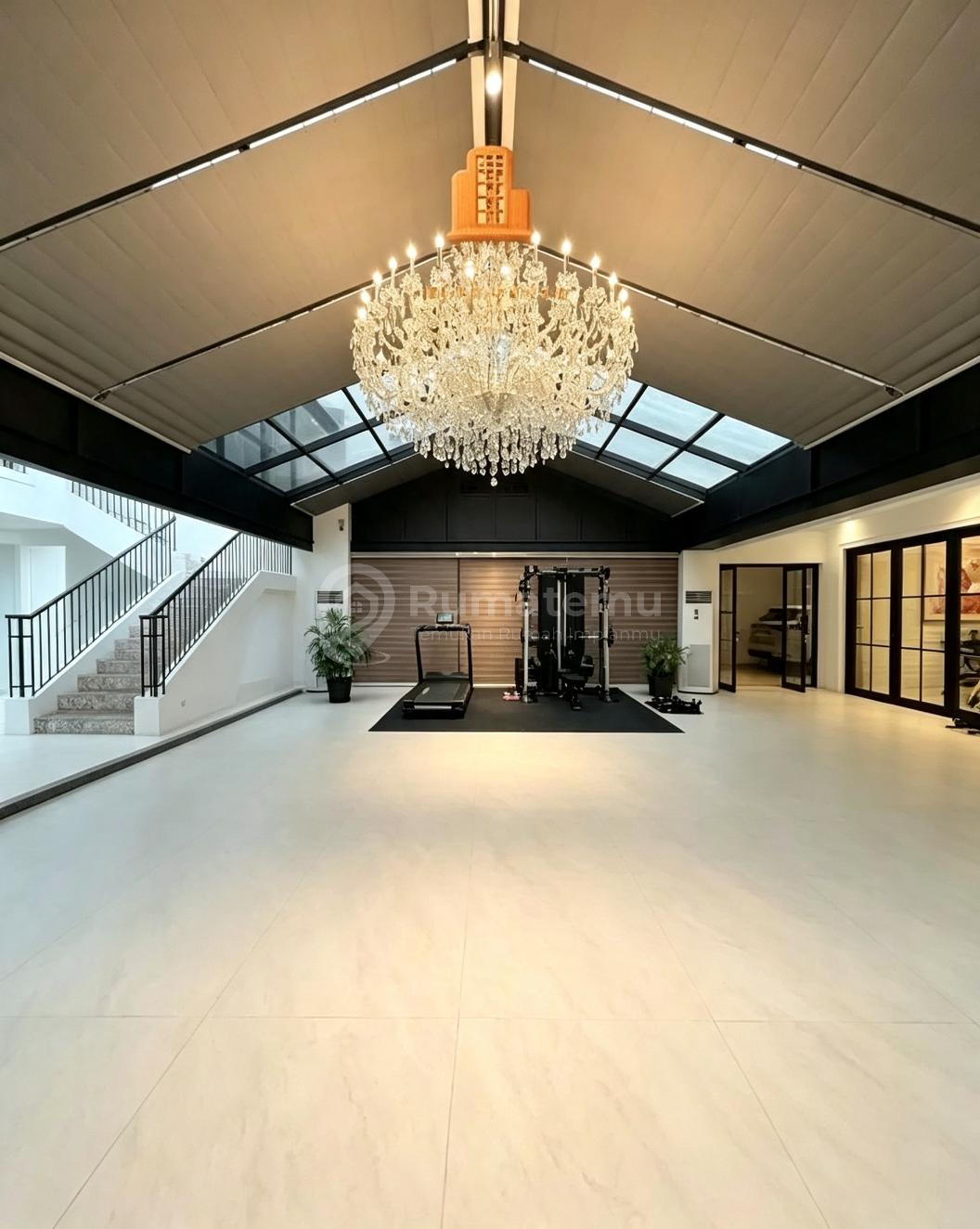 Rumah Bagus di Prime Area Ring 1 Menteng Jakarta Pusat Dengan Custom Display Vault