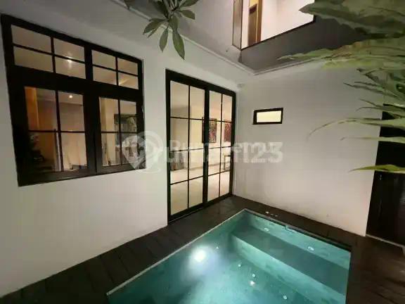 Rv-3320 Modern 3-Bedroom Townhouse With Private Jacuzzi Pool In Prime Seminyak Area