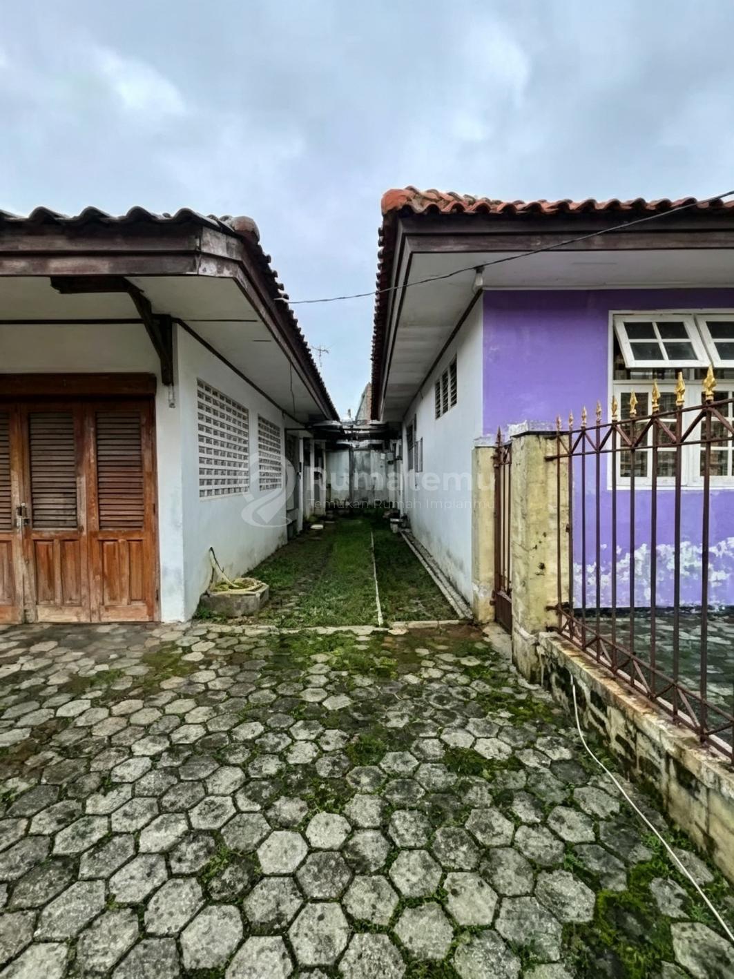 Rumah Secondary di Bambu Apus Jakarta Timur