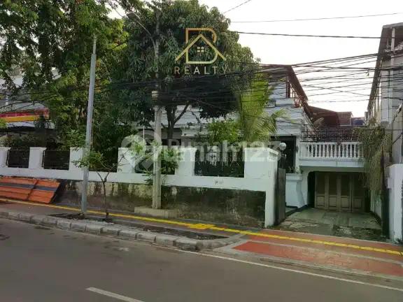 Dijual Rumah Di Pusat Kota Dengan Tanah Luas Di Tebet Timur Jakarta Selatan