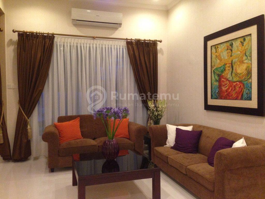 DIJUAL RUMAH SELANTAI DI DAERAH KEBAYORAN BARU