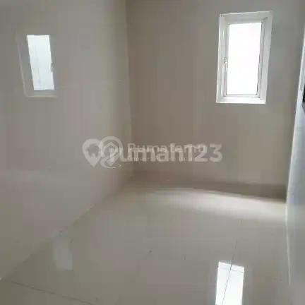 Ruko 4 Lantai Full Renovasi Pinggir Jalan Raya, Minimal 2 Tahun