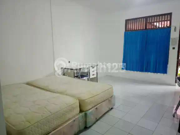 Tanah Berikut Bisnis Kos-Kosan Dekat Universitas Indonesia