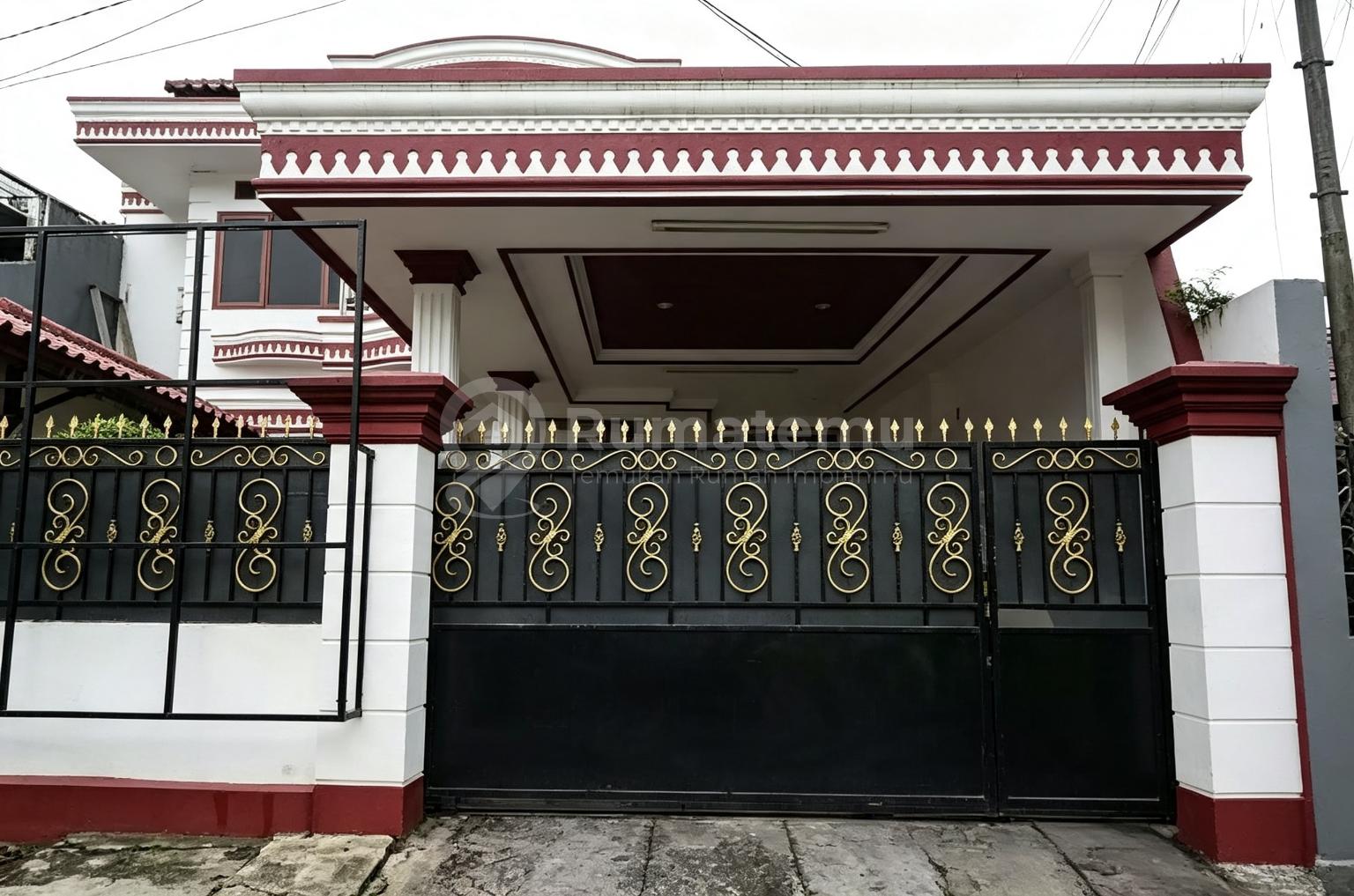 Rumah Mewah Akses Mobil Area Kebon Jeruk, 100 Meter ke Jalan Kebayoran Lama dan 1.3 K ke Itc Permata Hijau