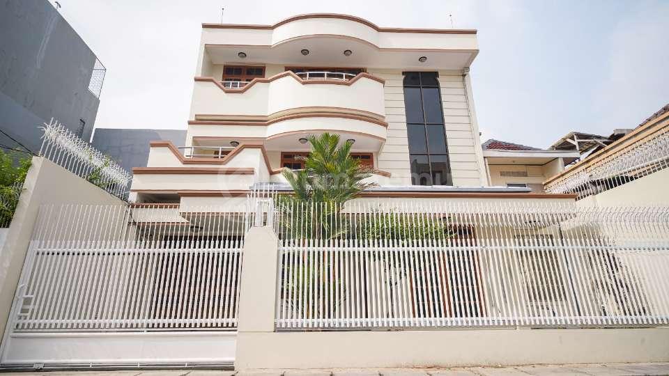 Dijual rumah cantik dan modern di Jalan Talib, Krukut, Taman Sari,Jakarta