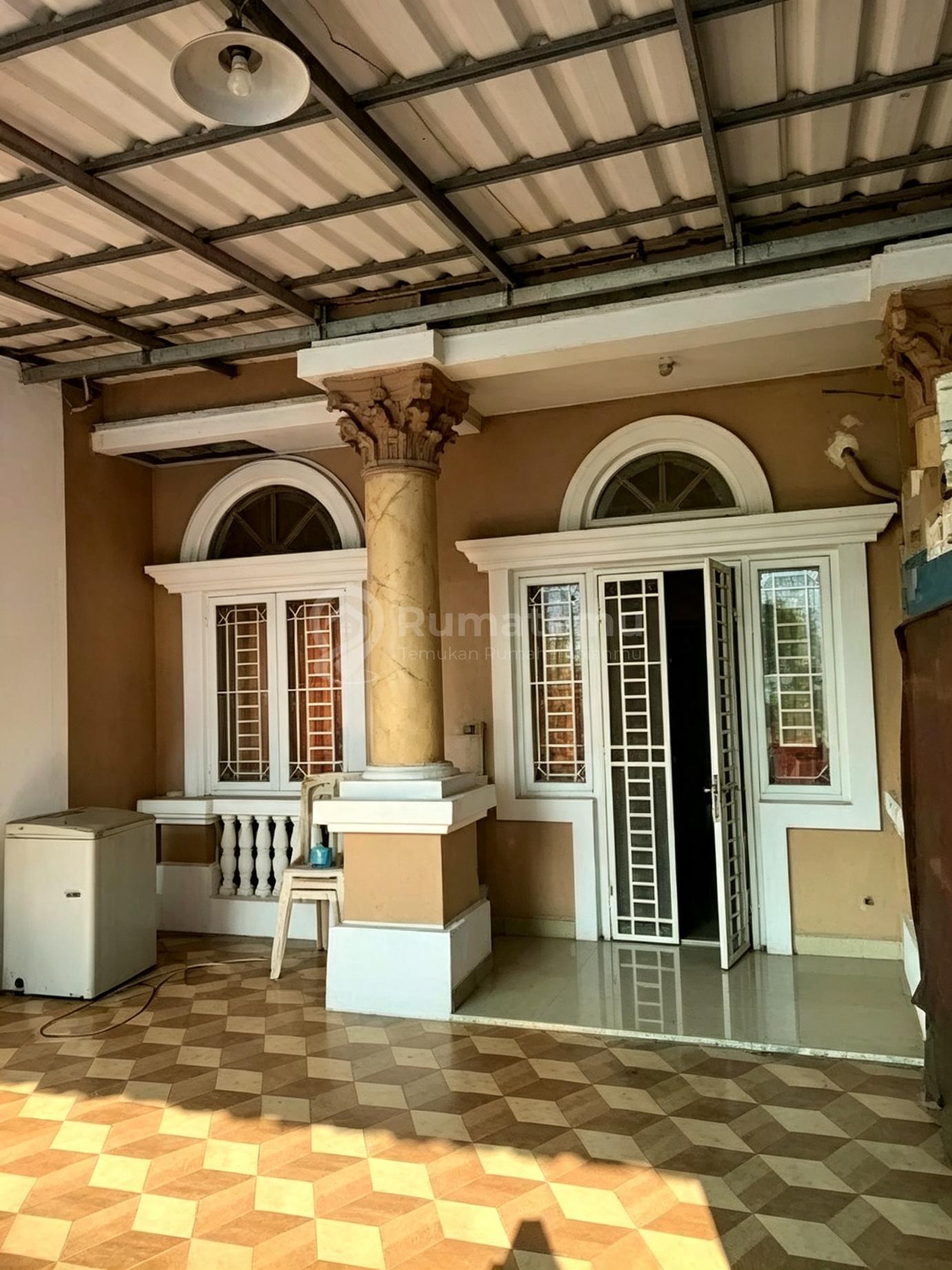 Rumah 3 Lantai Di City Resort Taman Palem Cengkareng Jakarta Barat