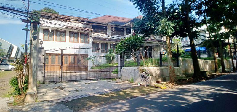 Rumah Klasik Modern Tanah 612 m2 SHM Muka 30 Meter Untuk Rumah Tinggal Villa  Guest House Lokasi Premium Dekat Heritage Golf Course Dago Bandung