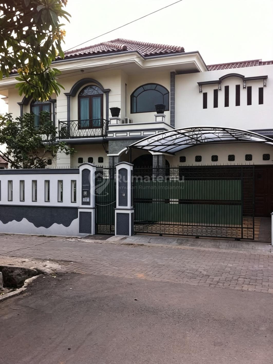 Dijual rumah komplek spesial 3 muka Posisi hook dalam kompleks di area M Kahfi, Ciganjur