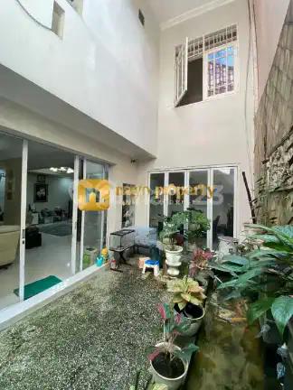 Rumah Bagus Asri Dalam Komplek Strategis di Kayu Putih Jakarta