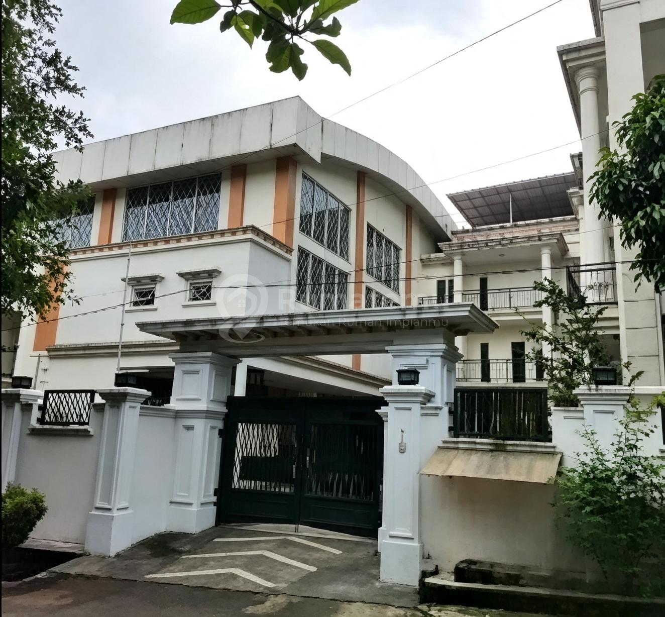Dijual Cepat Rumah 4 Lantai di Bogor Nirwana Residence, Bogor