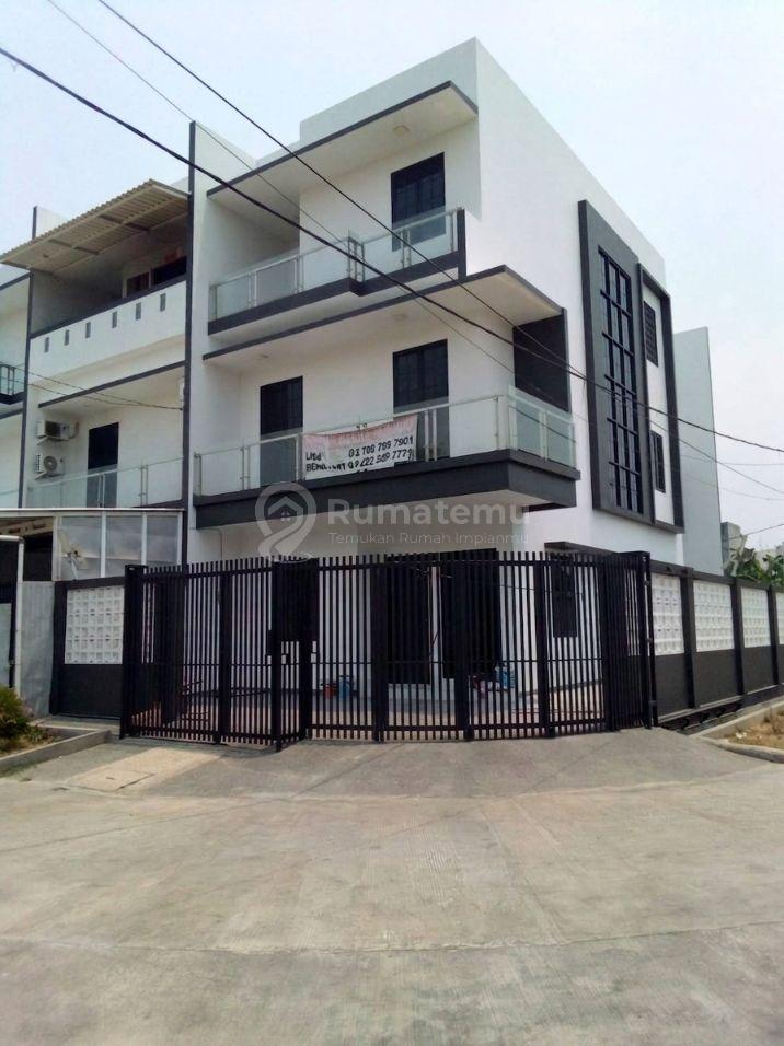 Dijual Rumah Baru di Taman Surya 5