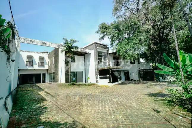 Dekat Tol,Dijual Rumah Kantor Siap Pakai di Kemang Jakarta Selatan