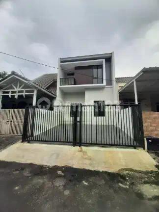 Rumah baru siap huni bisa KPR semua Bank 3 kamar tidur Regency Melati Mas Tangerang Selatan
