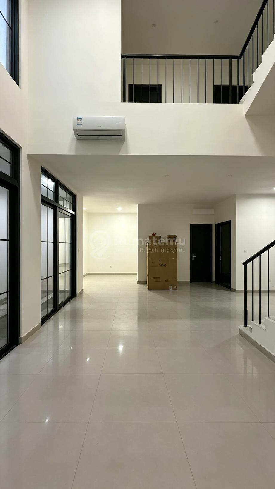 Rumah Baru di Gading Serpong, Louise , KT 4