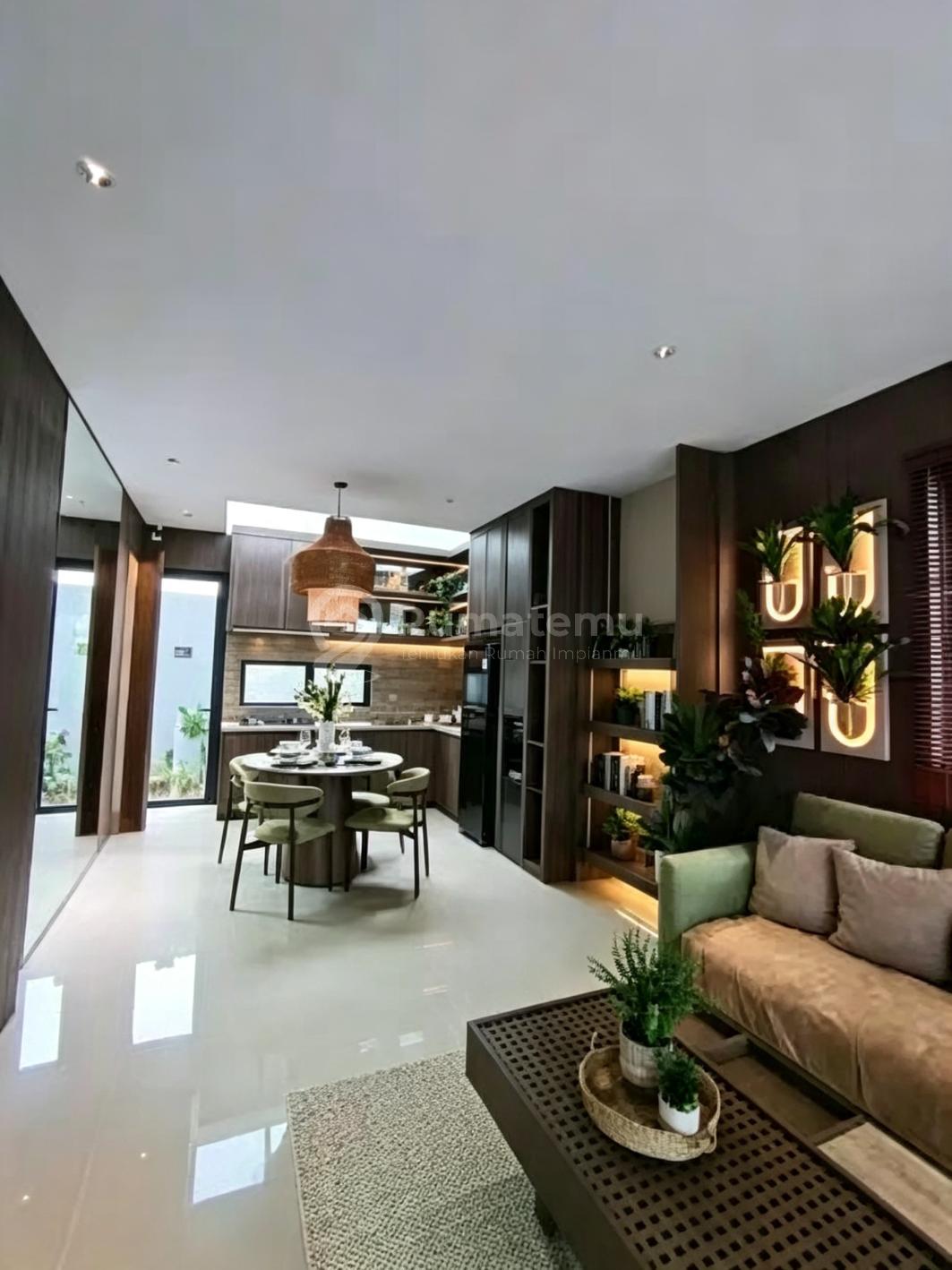 The Forestine Cluster Cedarwood Lebar 6.