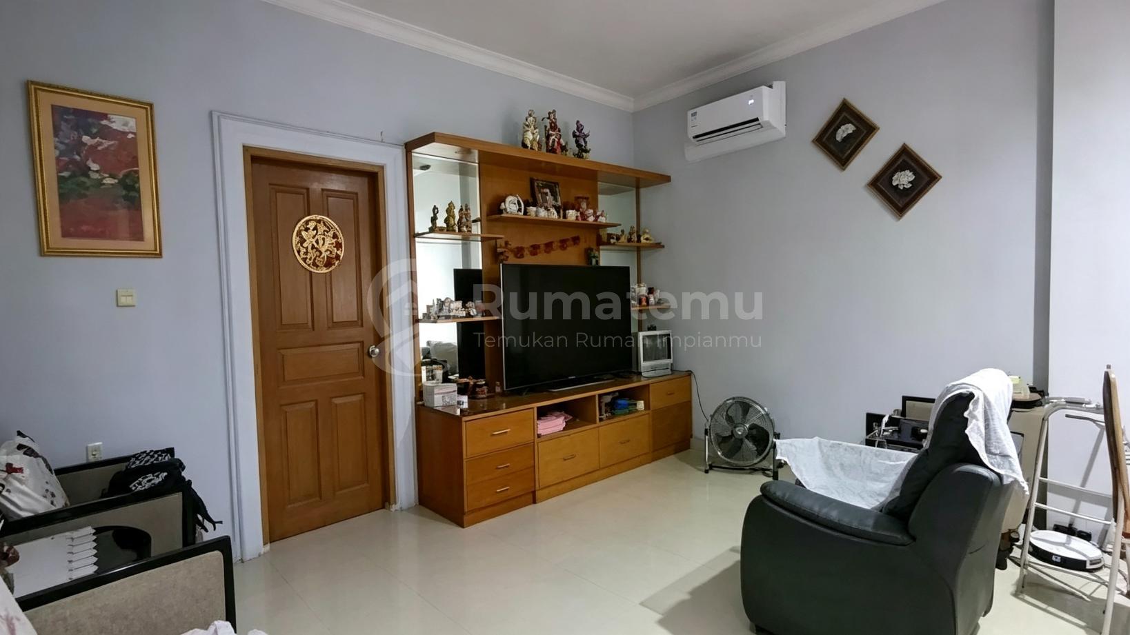 Rumah 4BR Siap Huni di Muara Karang Jalan Besar