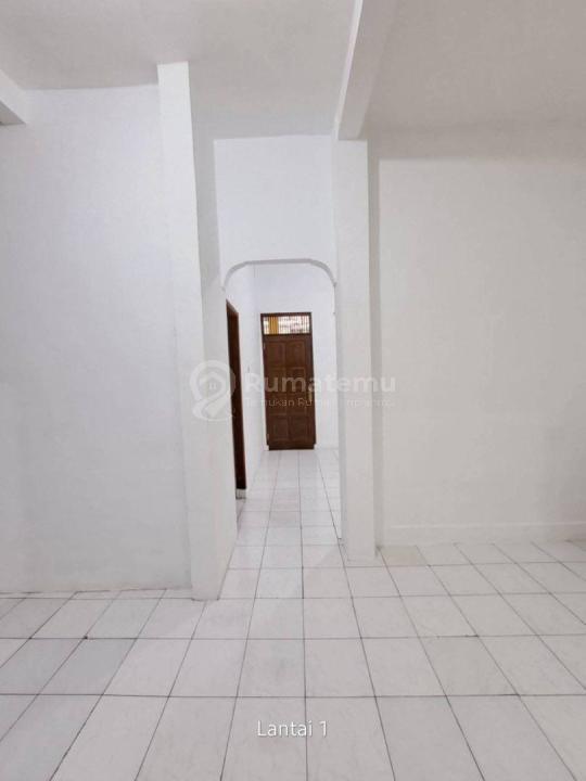 Disewakan Rumah 2 Lantai di Antapani