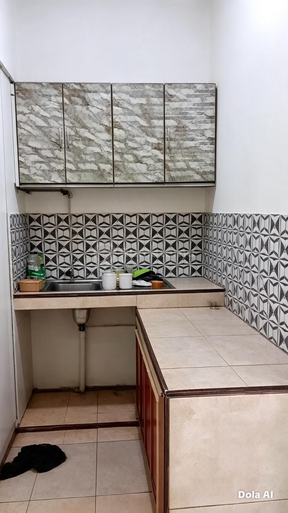 DIJUAL CEPAT  Rumah nyaman 2 lantai terawat dalam perumahan