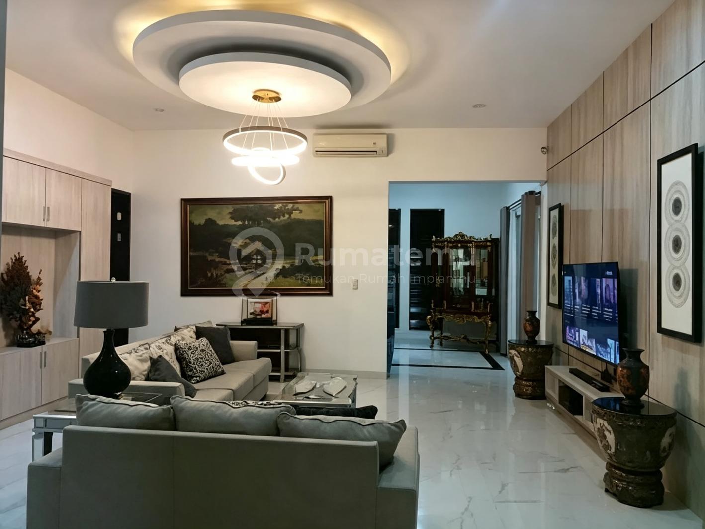 Taman Villa Meruya [RUMAH]:Tahan Gempa,2 lt-Hadap Utara- Fully FF