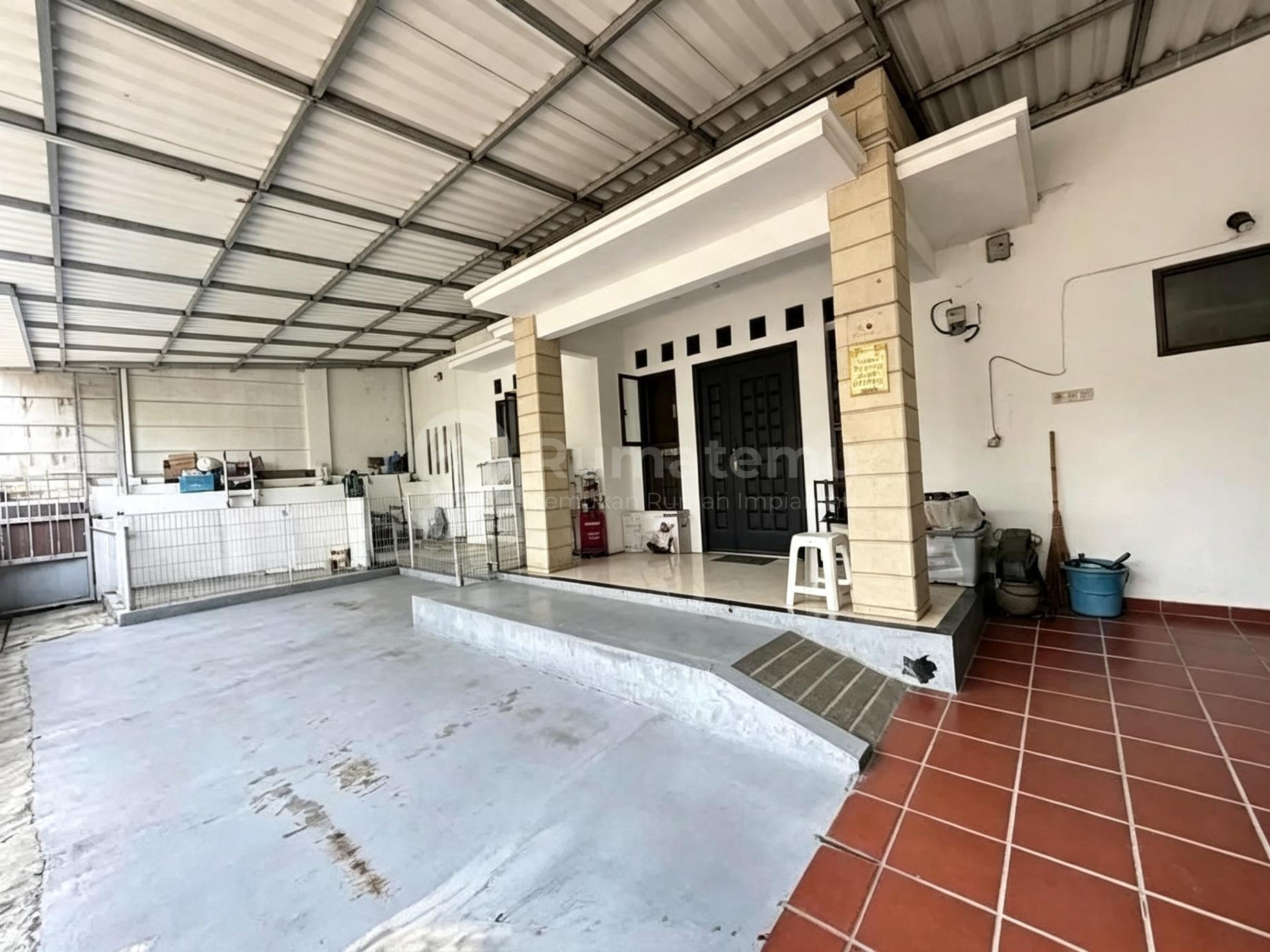 Dijual Rumah Siap Huni + Kolam Renang Dalam Perumahan di Bintaro Sektor 9