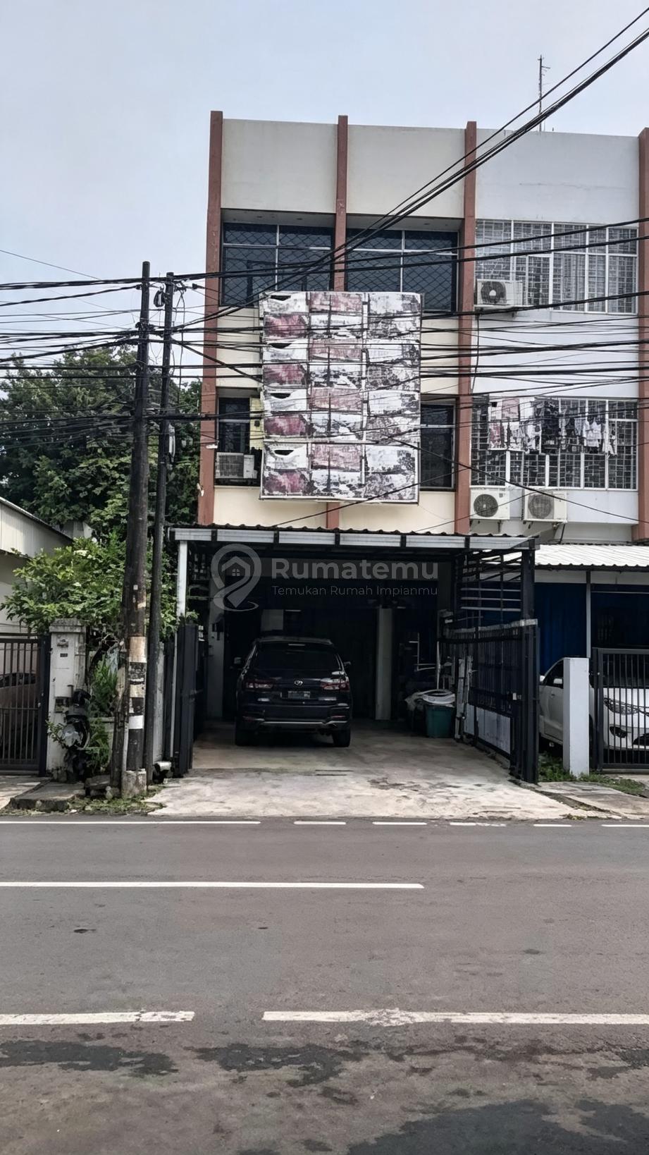 Dijual dan disewakan ruko Hadap Barat di Jalan Kaji, Petojo Utara, Gambir, Jakarta Pusat