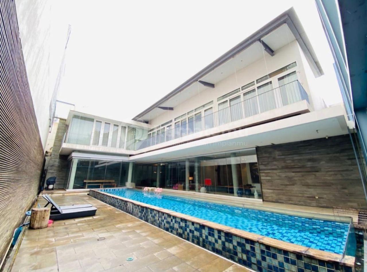 RUMAH DIJUAL 3 LANTAI DAERAH KEBAYORAN BARU