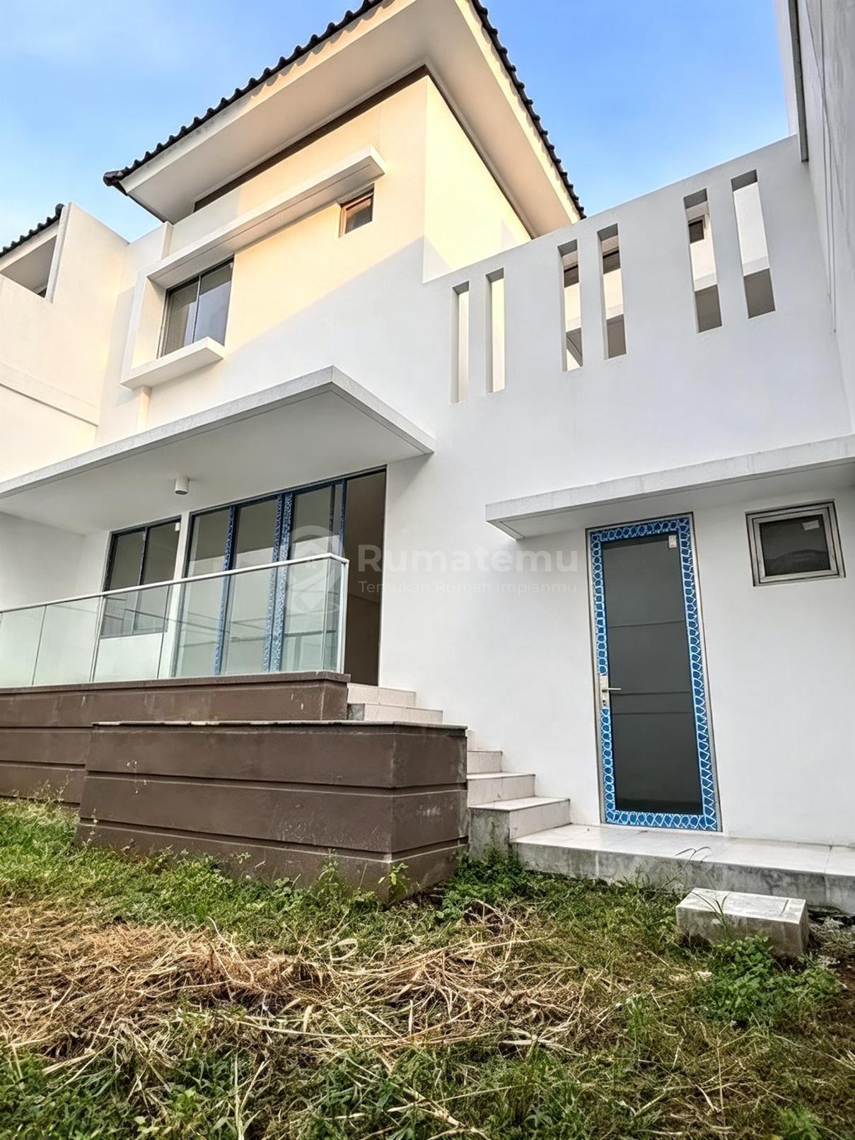 DiJual Cepat Rumah Siap Huni Golf Island Brand New View Danau