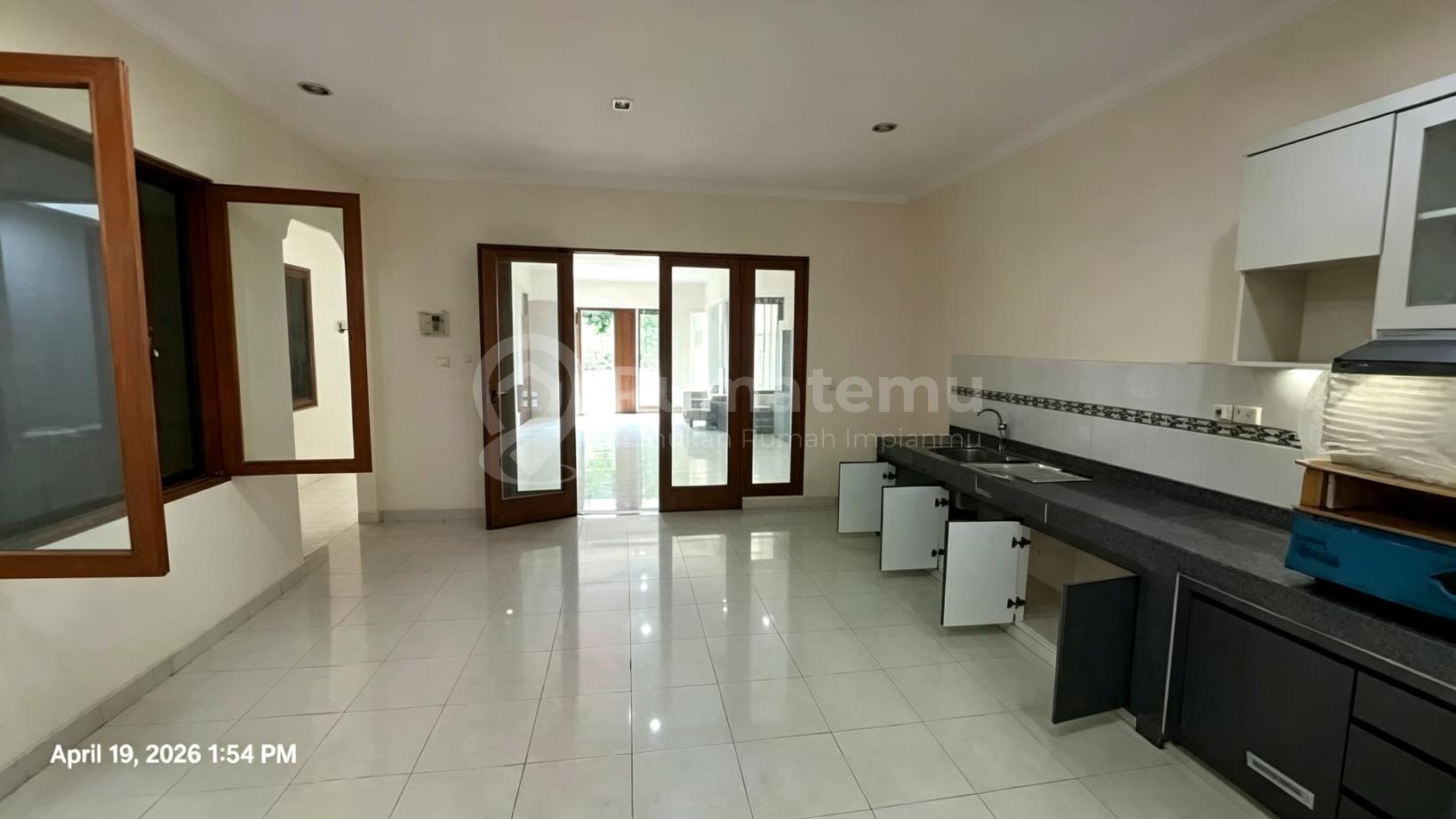Dijual Rumah 2 Lantai Semi Furnished @Rumah Grisenda, Pantai Indah Kapuk