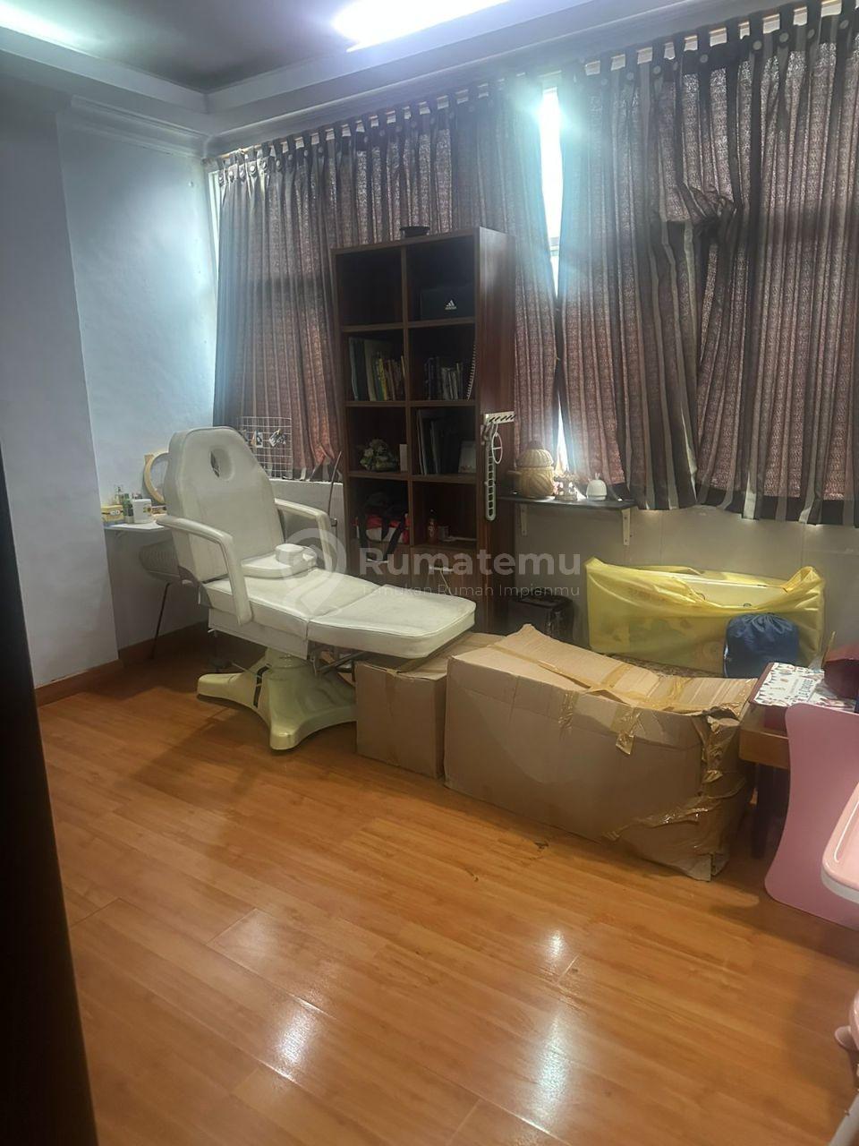 RUKO DI KOMPLEK DHI TELUK GONG