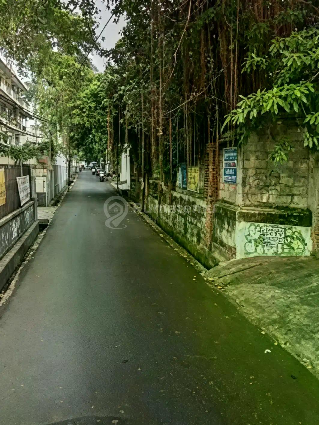 Tanah Lokasi Bagus Di Area Komersial Bangka Kemang
