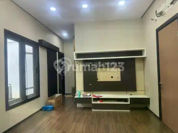 Rumah Murah 3 Lantai di Grisenda Pantai Indah Kapuk Kapuk Jakarta Utara