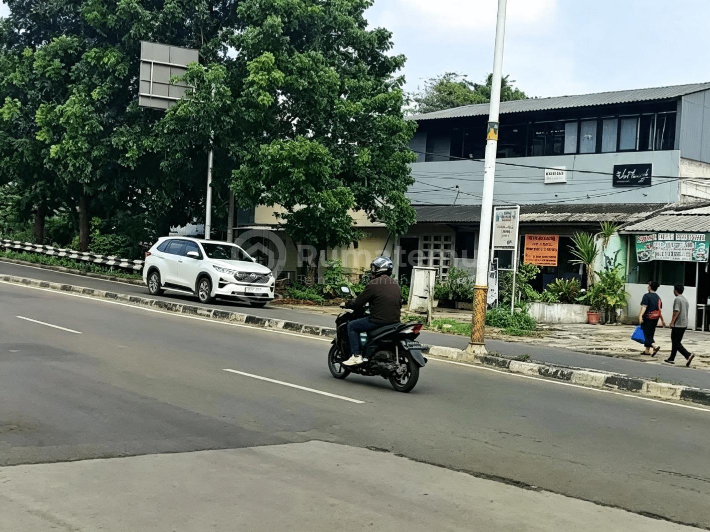 Kembangan [tanah]: Dijual-1300m, Hadap Timur, Row 8 Mbl