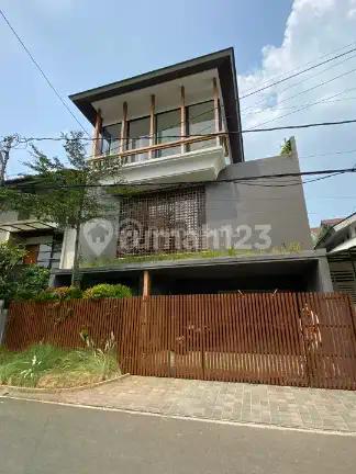 Rumah Pondok Indah 3,5 Lantai Parkir 7 Mobil 16,5 Miliar