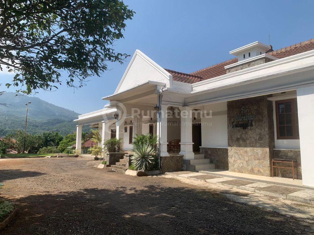 Vila Prestisius Siap Huni di Parakan Muncang, Cocok untuk Investasi & Tempat Istirahat Keluarga