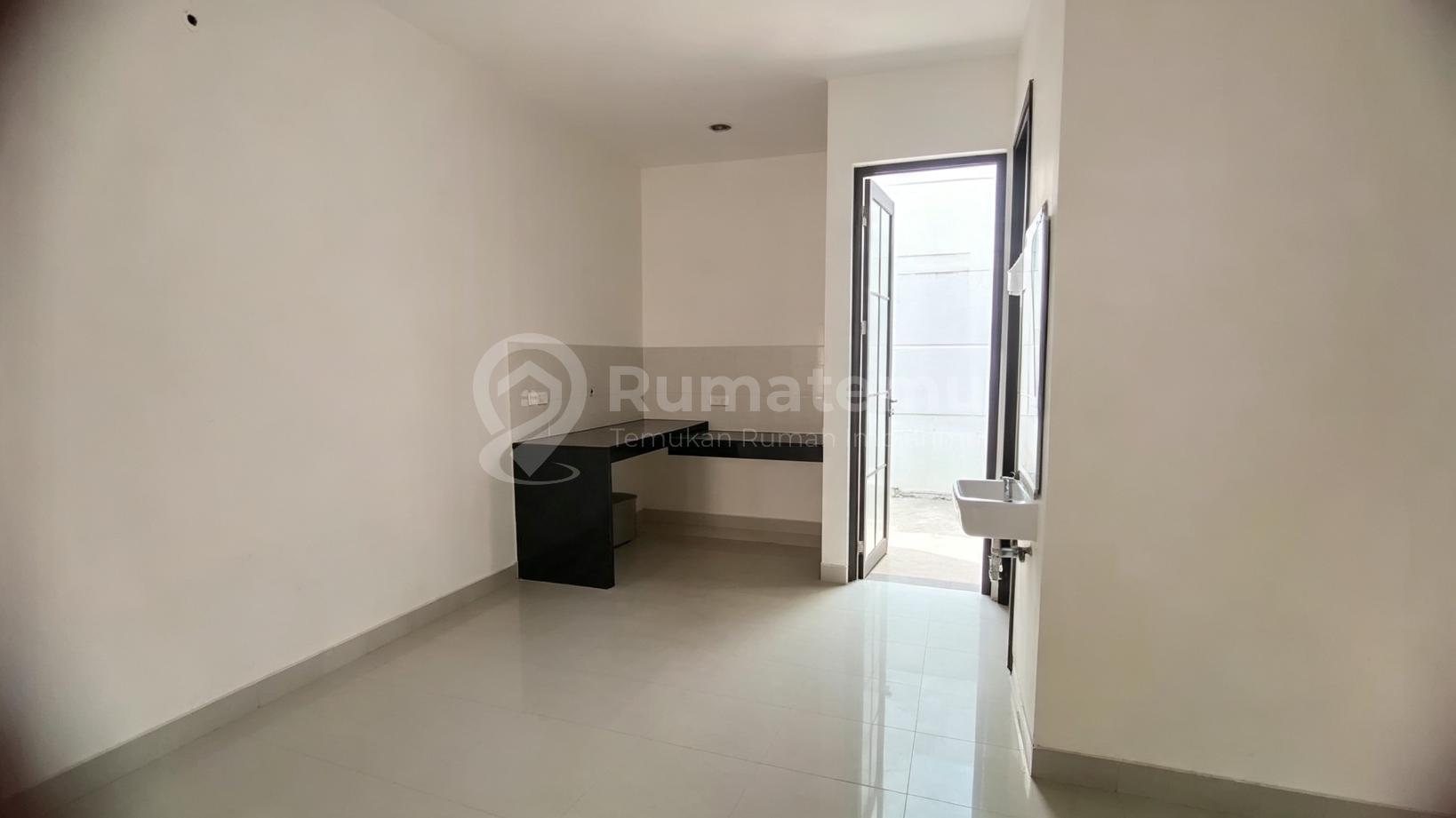 Rugi Di Jual Rumah 2 lantai siap huni Green Village Cipondoh Tangerang