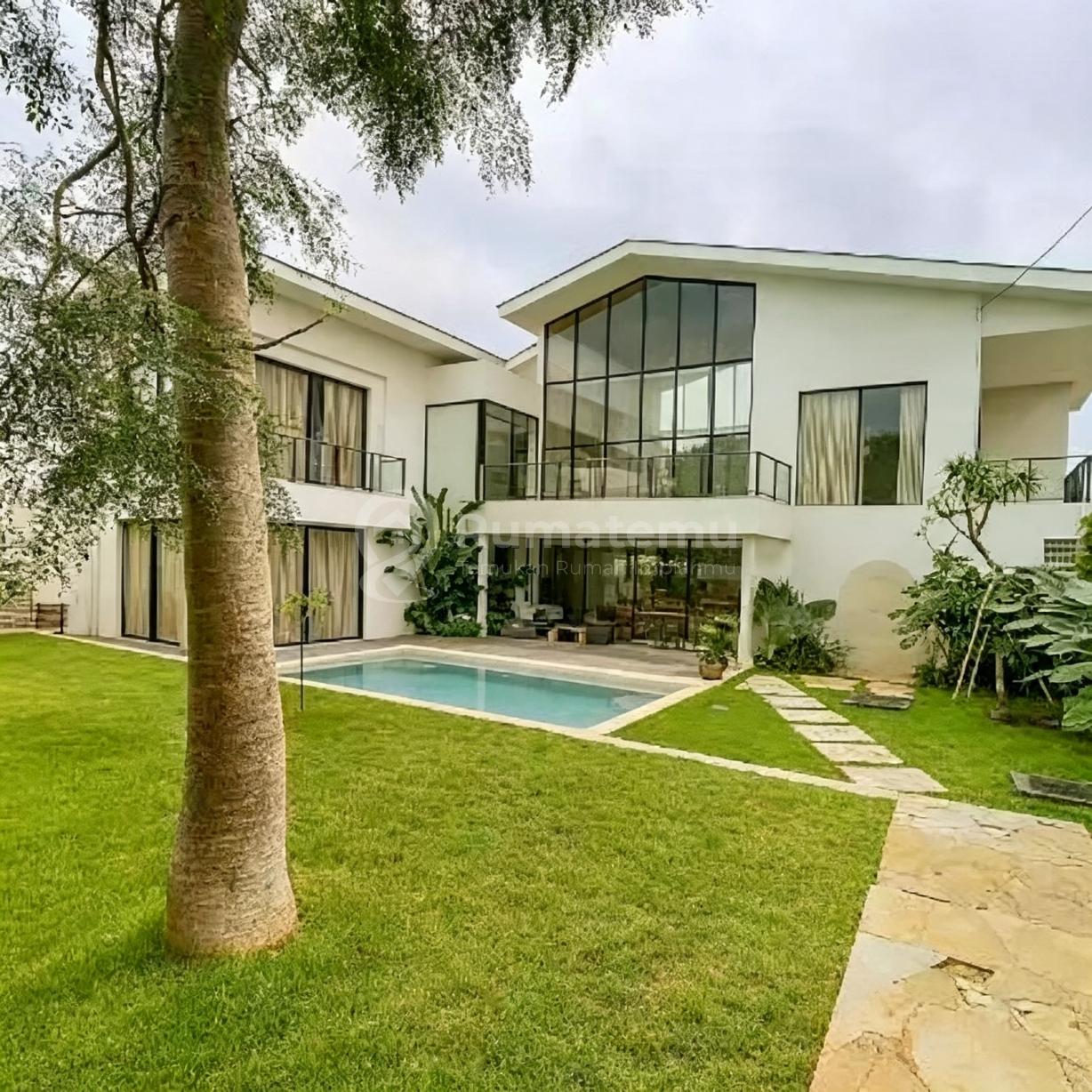Ready For Sale 4 B R Beautyfull Villa In Pererenan Bali