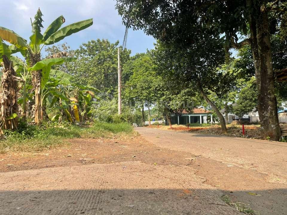 1 KM ke Grand Wisata - Tanah Kavling SHM 200Jtan - Strategis Investasi/Hunian