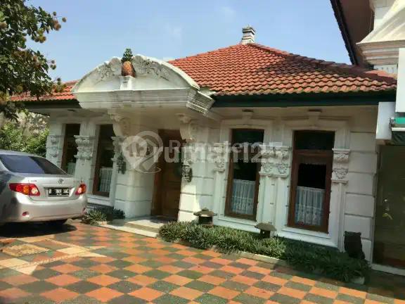 Dijual Rumah di Jalan Raya Pondok Hijau Pondok Indah Jakarta Selatan Luas Tanah 562 m2 Luas Bangunan 324 m2 harga Rp.21 M an