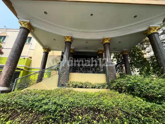 Dijual / Take Over Hotel Hanya 50% Dari NJOP!!! Hanya 80 Miliar!! Butuh Cepat!! Luas Tanah Fisik 8600M2, Ada 110 Kamar Fully Furnished, Setengah Disewakan Wna, Setengah Dikelola Sendiri!! Khusus Investor!! Passive Income +/- 15+6 Miliar/Tahun!! Pasti Cuan