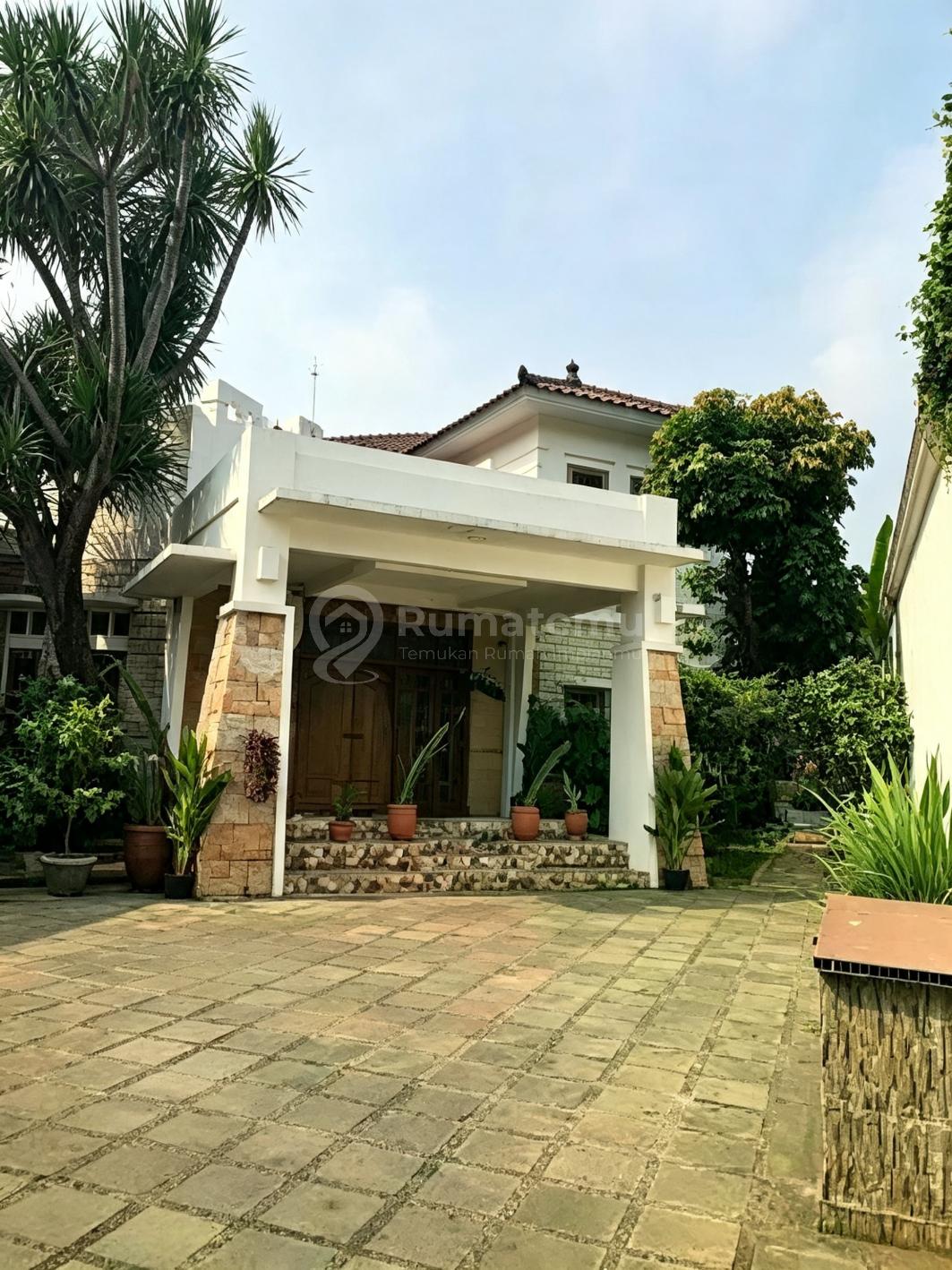 Dijual Rumah di Jagakarsa Jakarta Selatan SHM Semi Furnished